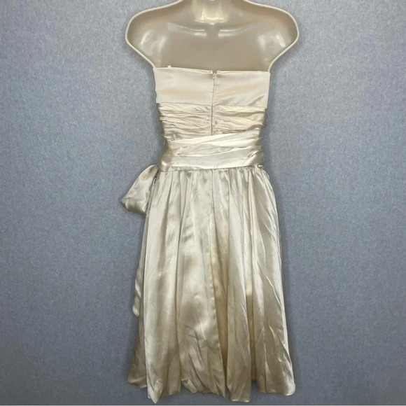 Maxazria Collection HOCO Silk Tufted Waist Bubble Hem Strapless Large Bow Dress - Picture 4 of 6